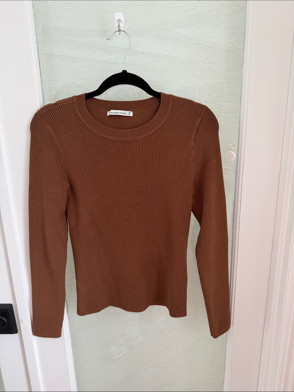 Abercrombie & Fitch Ribbed Long-Sleeve Crewneck Top - Chestnut Brown